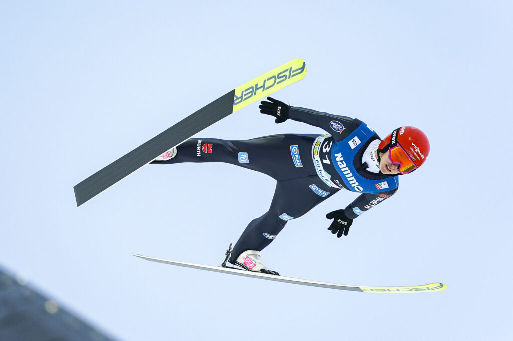 DSV-Skispringerin Katharina Schmid verpasste beim Auftakt der Raw-Air-Tour in Oslo ihren ersten Saisonsieg.