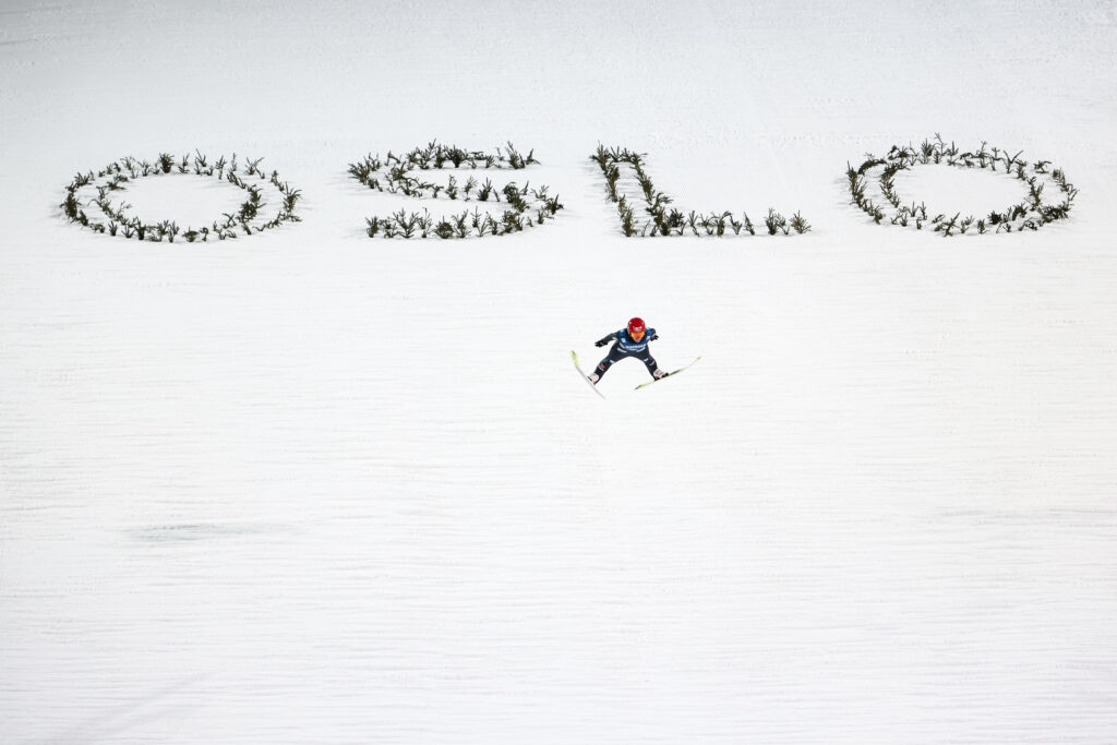 DSV-Skispringerin Katharina Schmid hat sich für die Raw Air viel vorgenommen. Beim Auftakt in Oslo sprang sie aufs Podest.